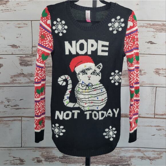 No Boundaries Cat Christmas Sweater Juniors Small - Picture 1 of 3